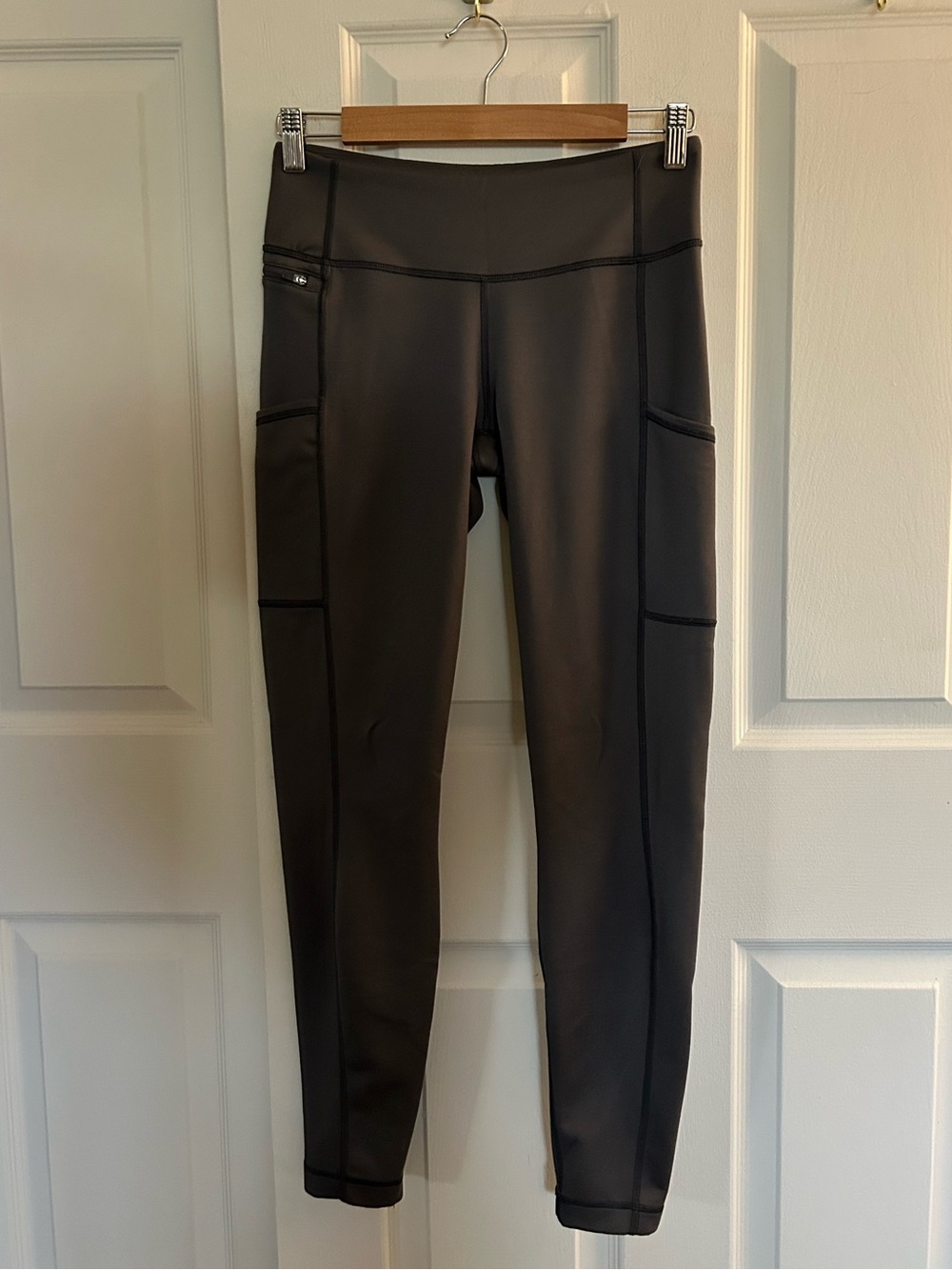 High-Waist Gray Active Pocket Leggings — Women